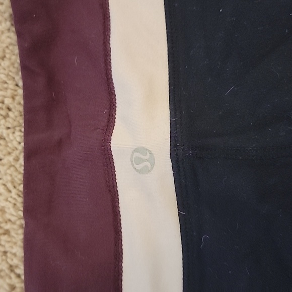 Crop Kick-Flair Lululemon pants - Picture 2 of 3